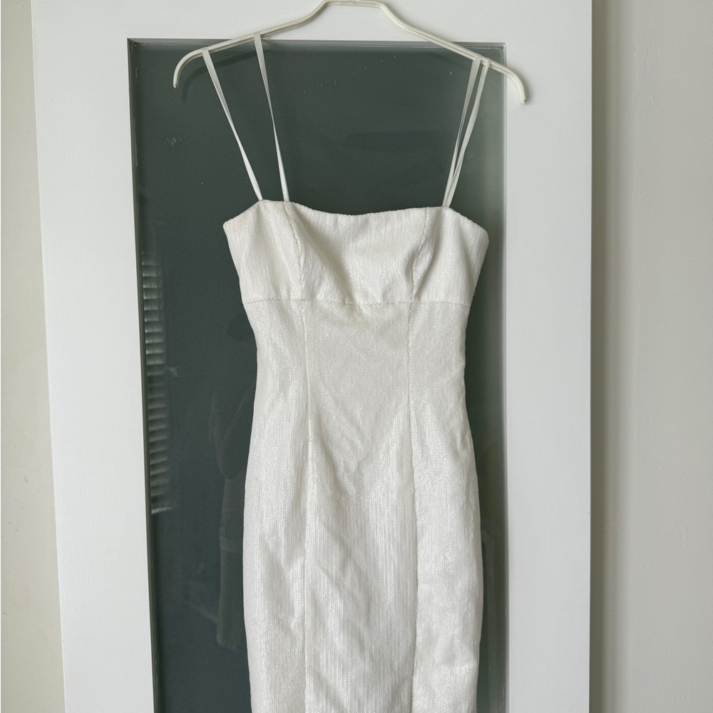 BCBGMaxAzria Elegant White Fabric